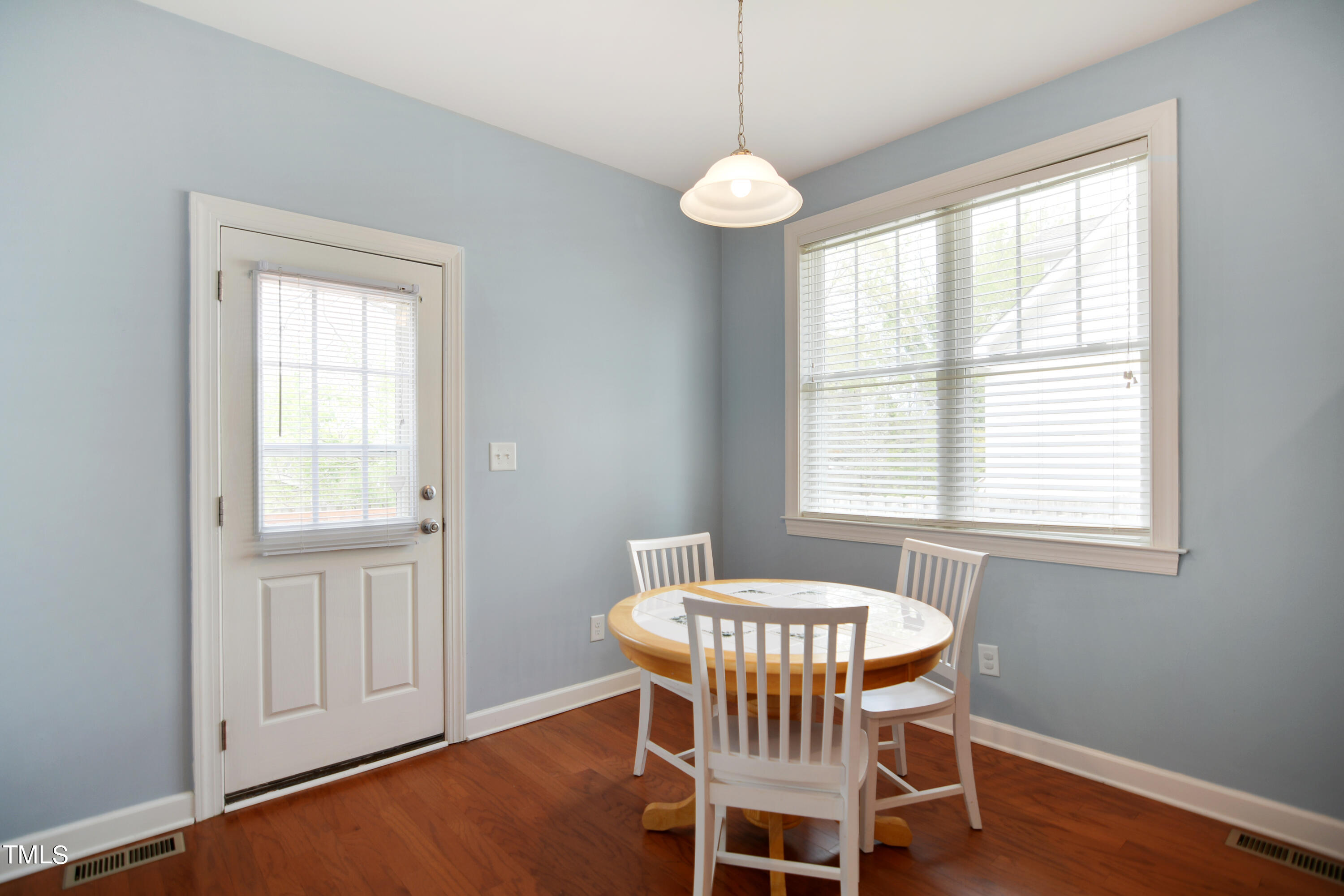 207 Idlewild Avenue Raleigh, NC 27601 - Photo 6 of 14 006