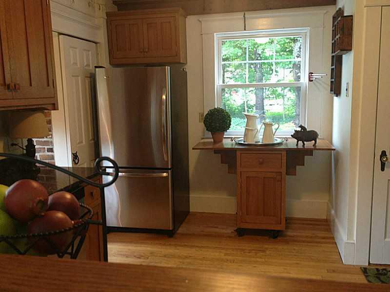 314 Middle Road Falmouth, ME 04105 - Photo 7 of 35 Kitchen. Real hardwood floors in the...