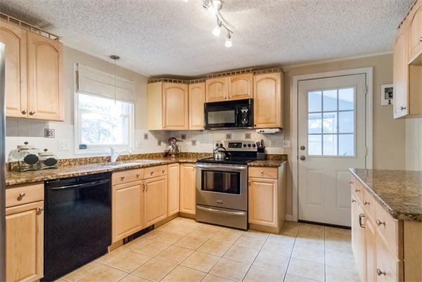 239 Great Road Maynard, MA 01754 - Photo 4 of 19 Gallery Image 4
