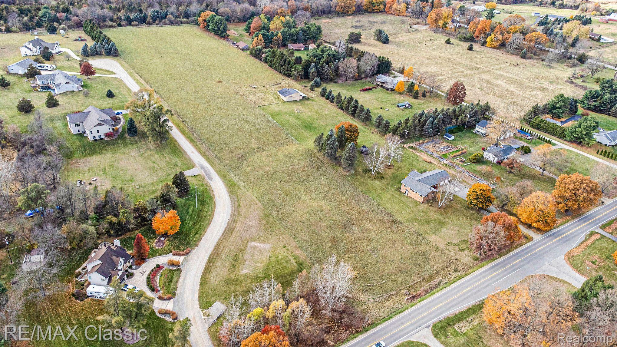 7788 Pettysville Road Pinckney, MI 48169 - Photo 2 of 29 Gallery Image 2