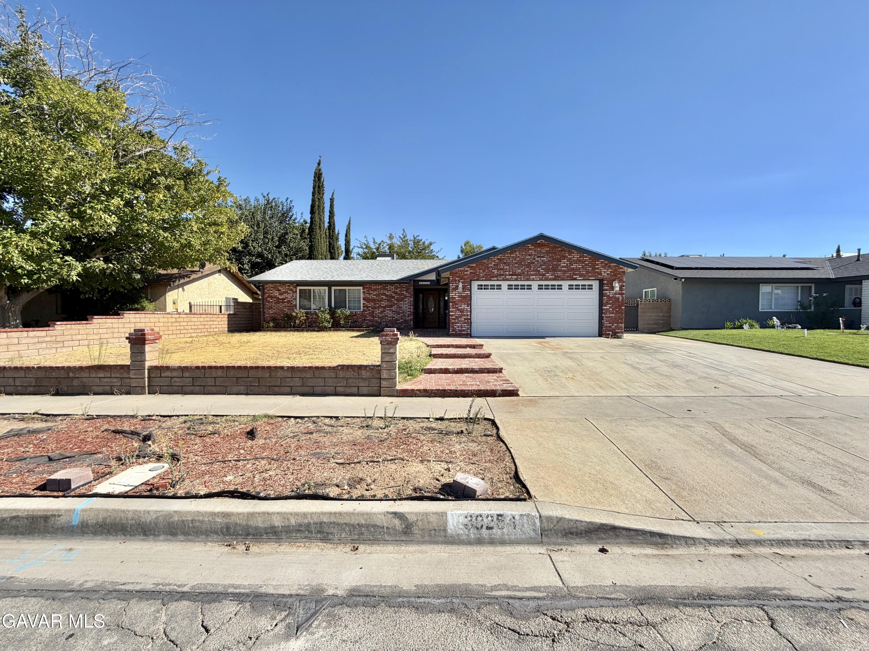 39254 Willowvale Road Palmdale, CA 93551 - Photo 2 of 40 Exterior