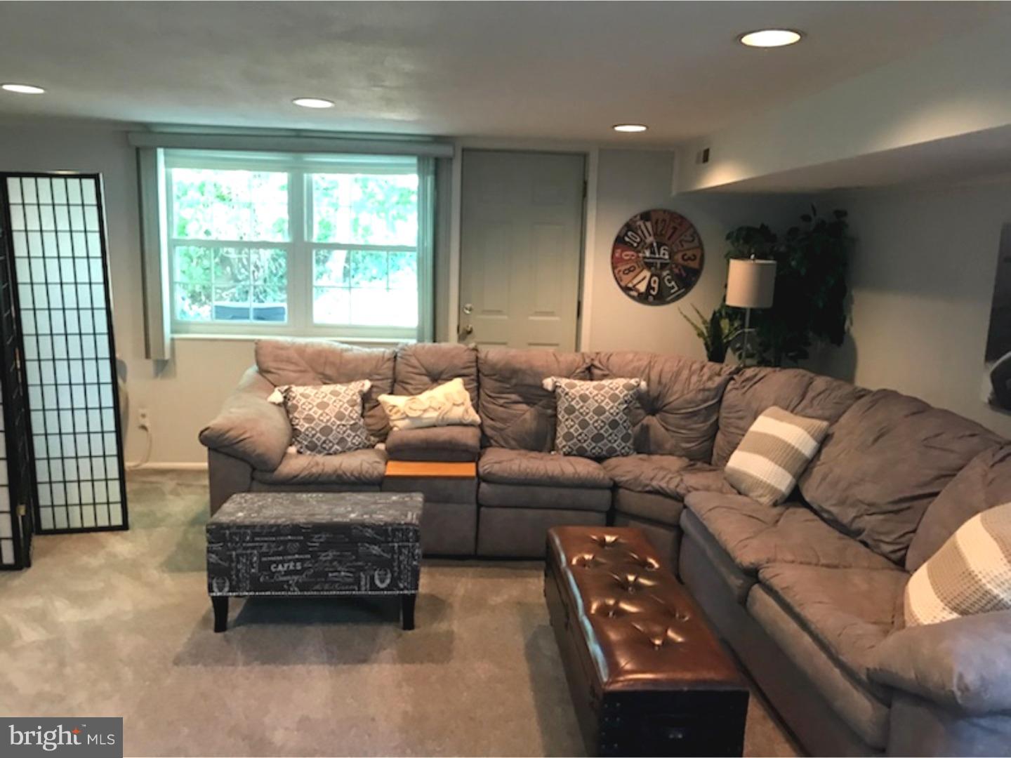 409 Densmore Road Philadelphia, PA 19116 - Photo 13 of 18 Family Room
