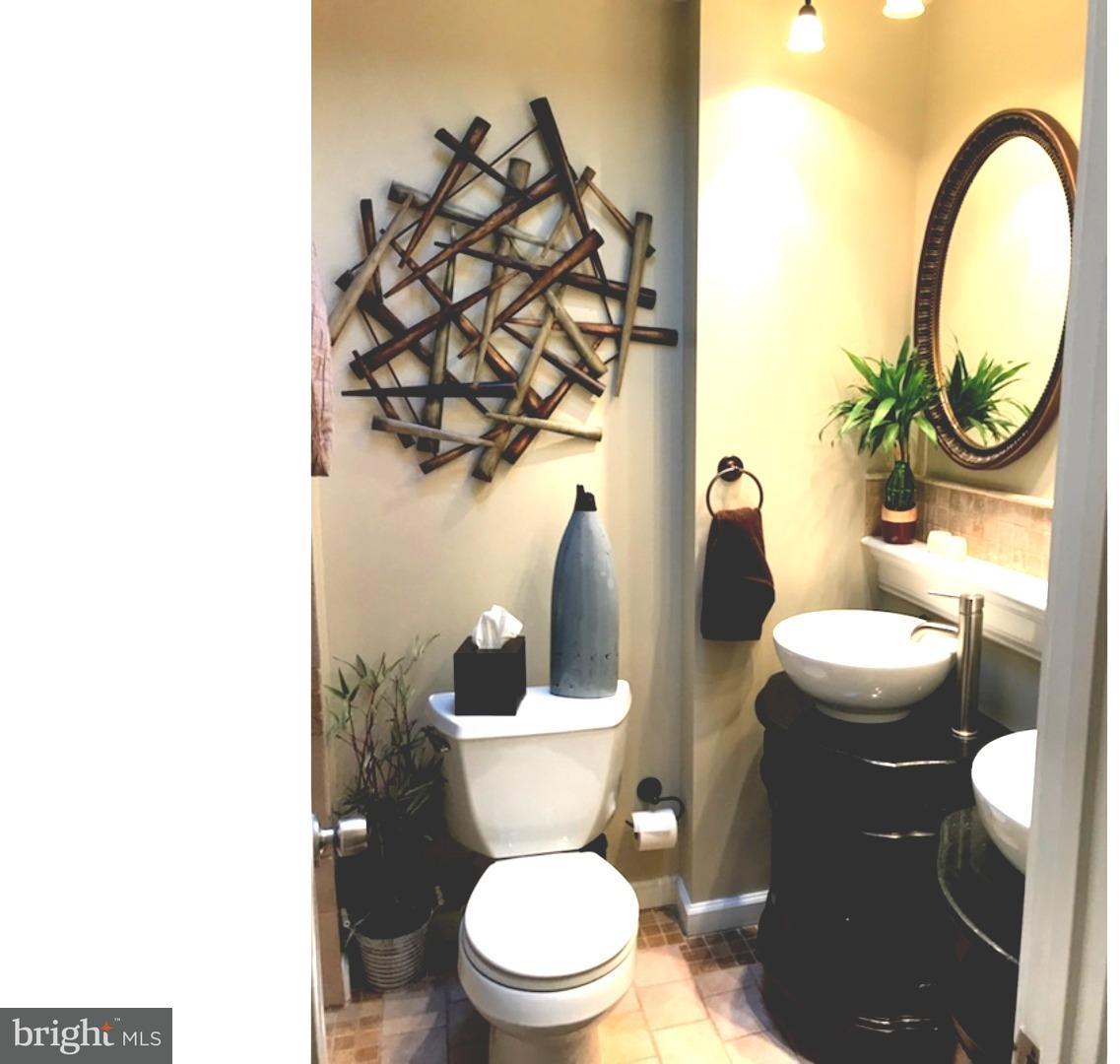 409 Densmore Road Philadelphia, PA 19116 - Photo 5 of 18 Bathroom