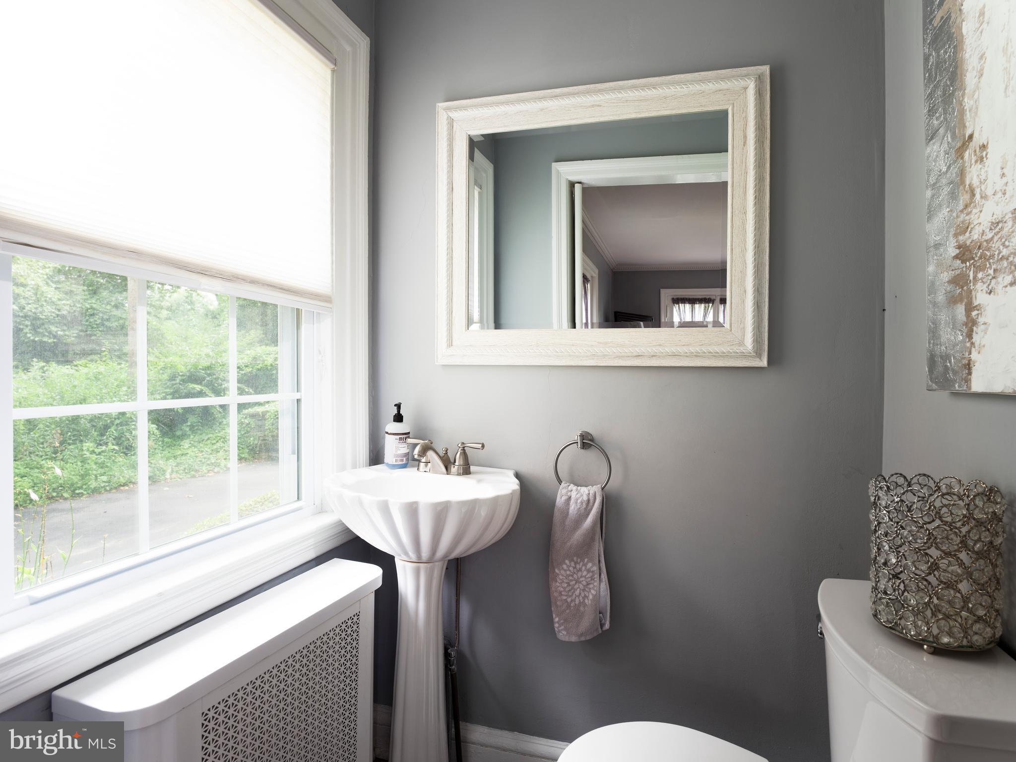 31 Snowden Road Bala Cynwyd, PA 19004 - Photo 7 of 36 Powder Room