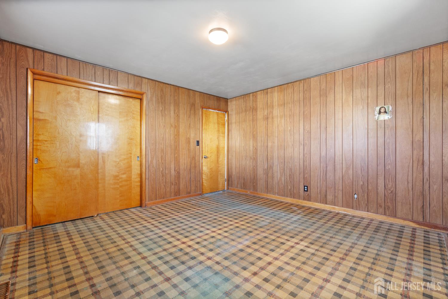 654 Colgate Avenue Perth Amboy, NJ 08861 - Photo 12 of 18