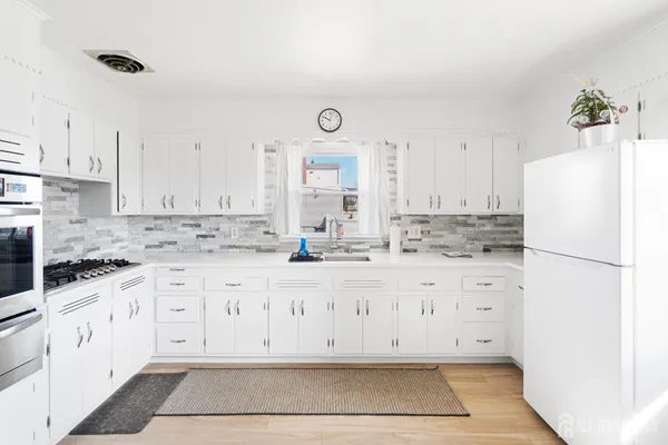 $480,000 | 654 Colgate Avenue, Perth Amboy, NJ 08861