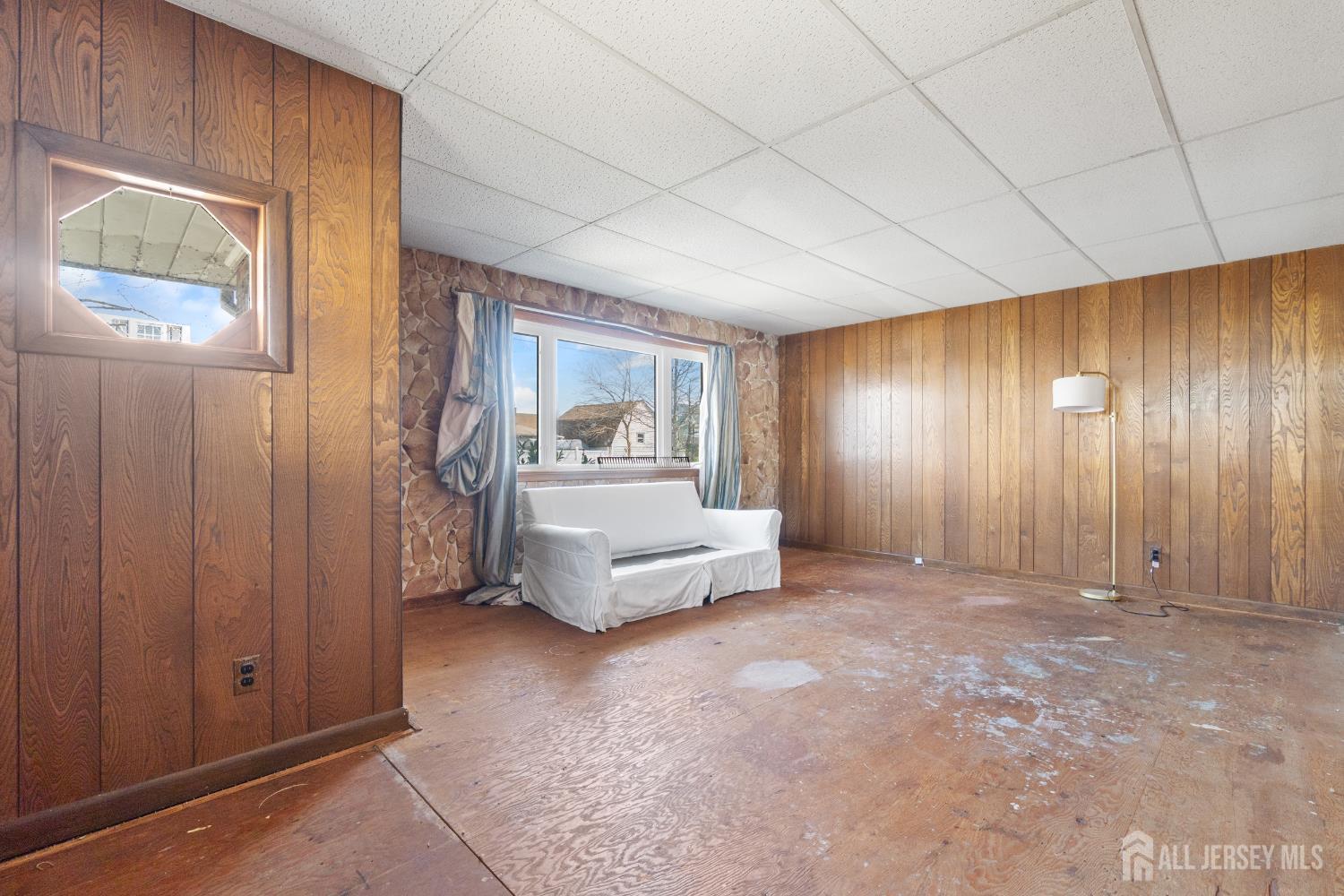 654 Colgate Avenue Perth Amboy, NJ 08861 - Photo 9 of 18