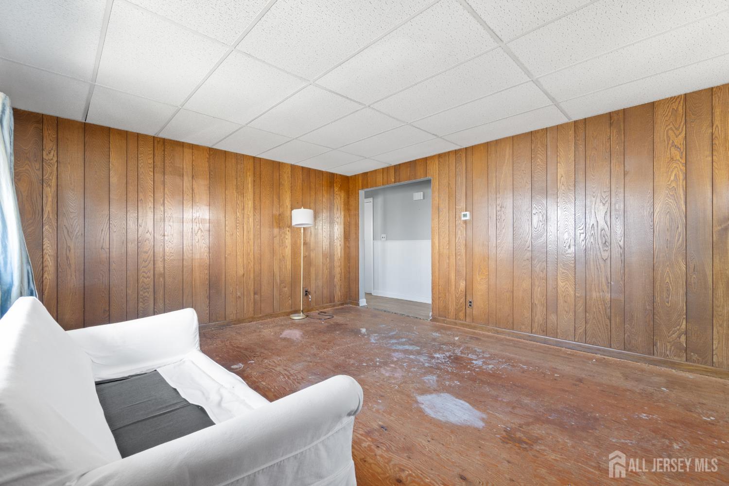 654 Colgate Avenue Perth Amboy, NJ 08861 - Photo 10 of 18