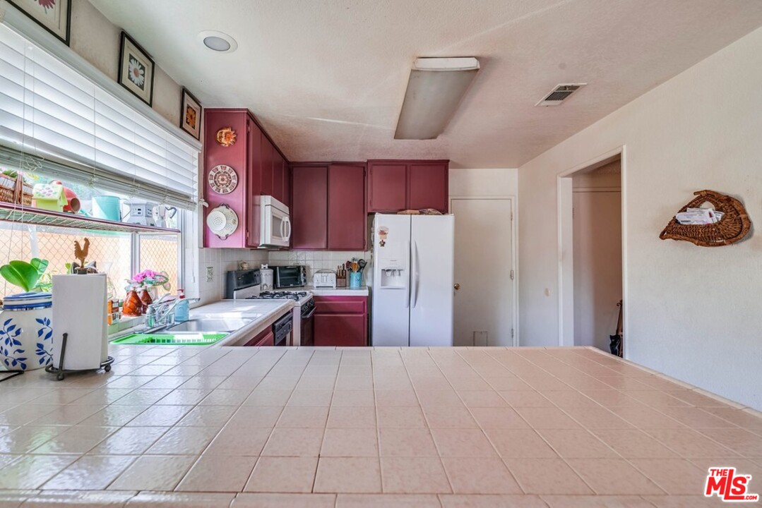 14293 Martin Place Riverside, CA 92503 - Photo 11 of 21