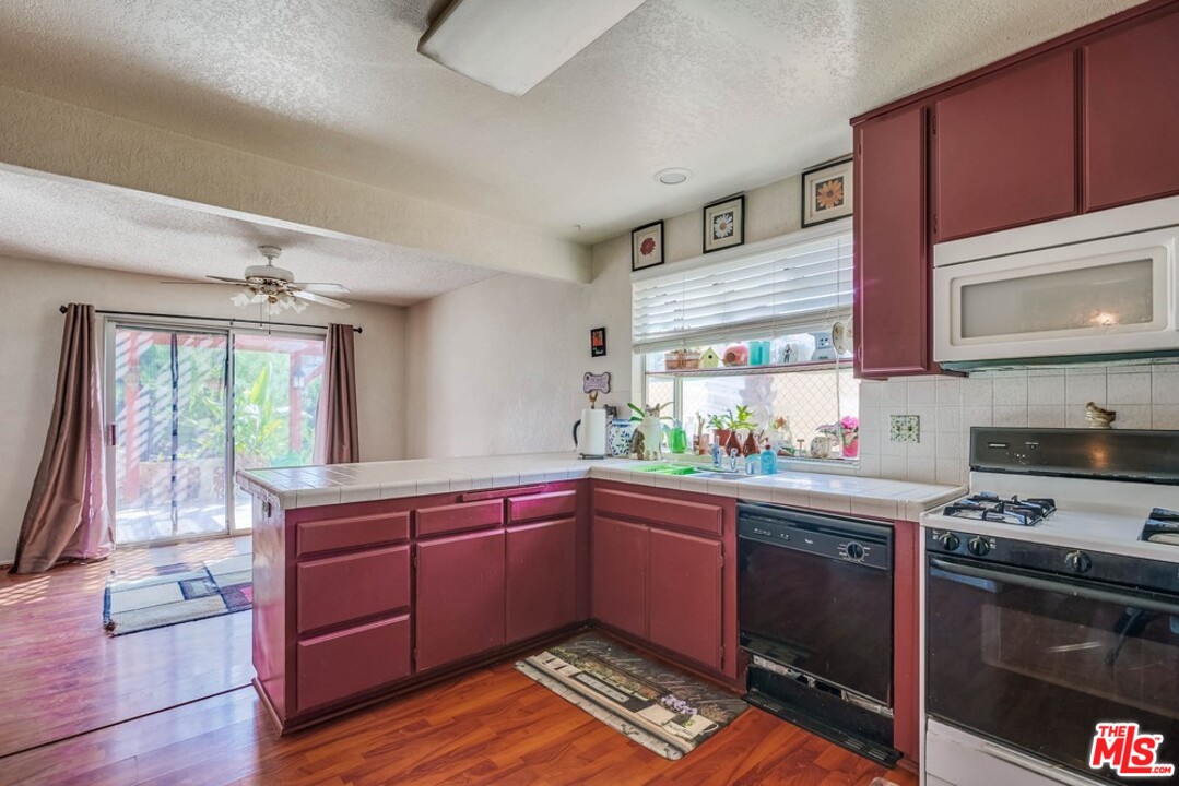 14293 Martin Place Riverside, CA 92503 - Photo 12 of 21