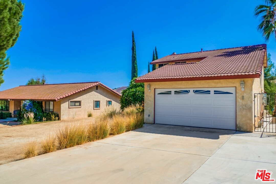 14293 Martin Place Riverside, CA 92503 - Photo 3 of 21