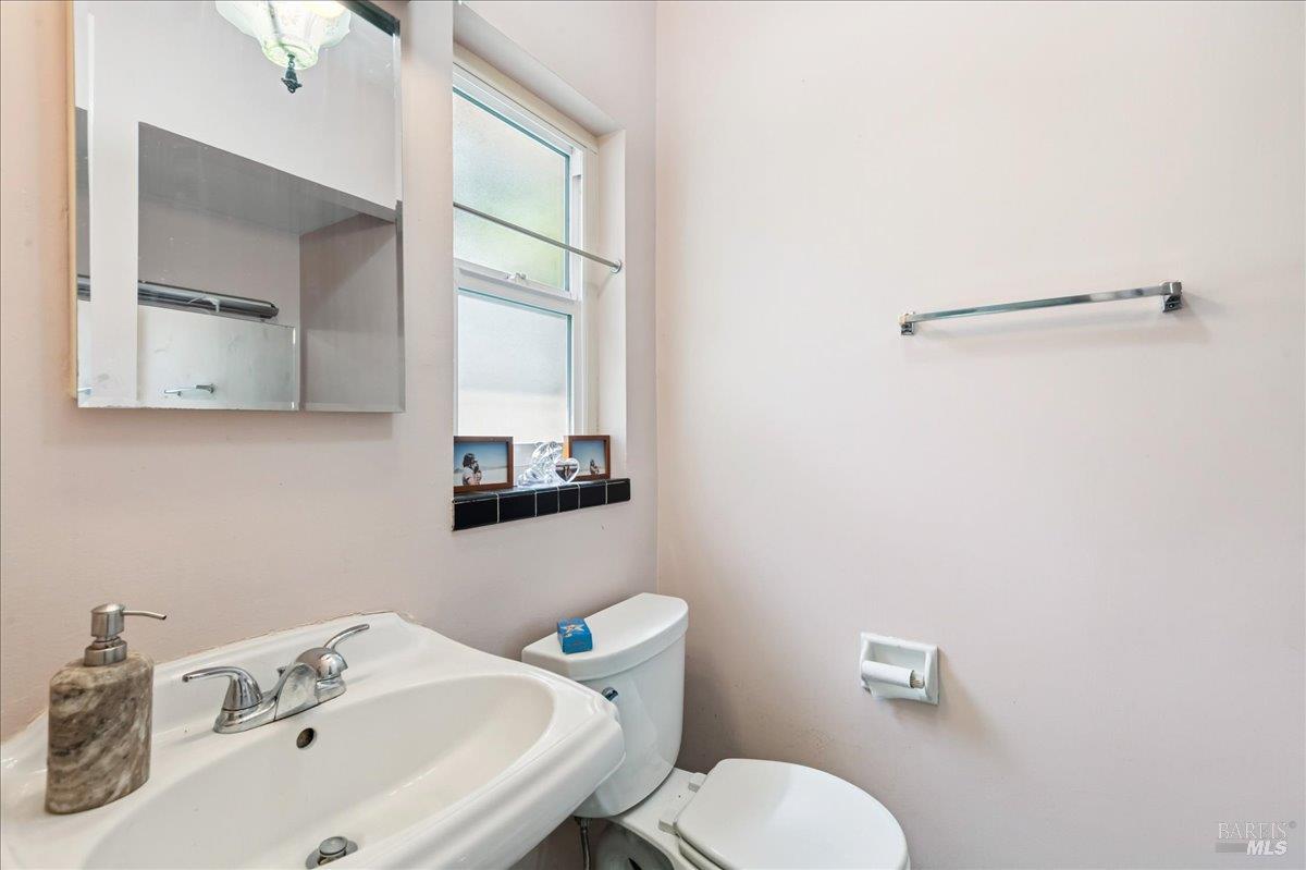 3306 Jordan Road Oakland, CA 94602 - Photo 23 of 41 Primary Bathroom