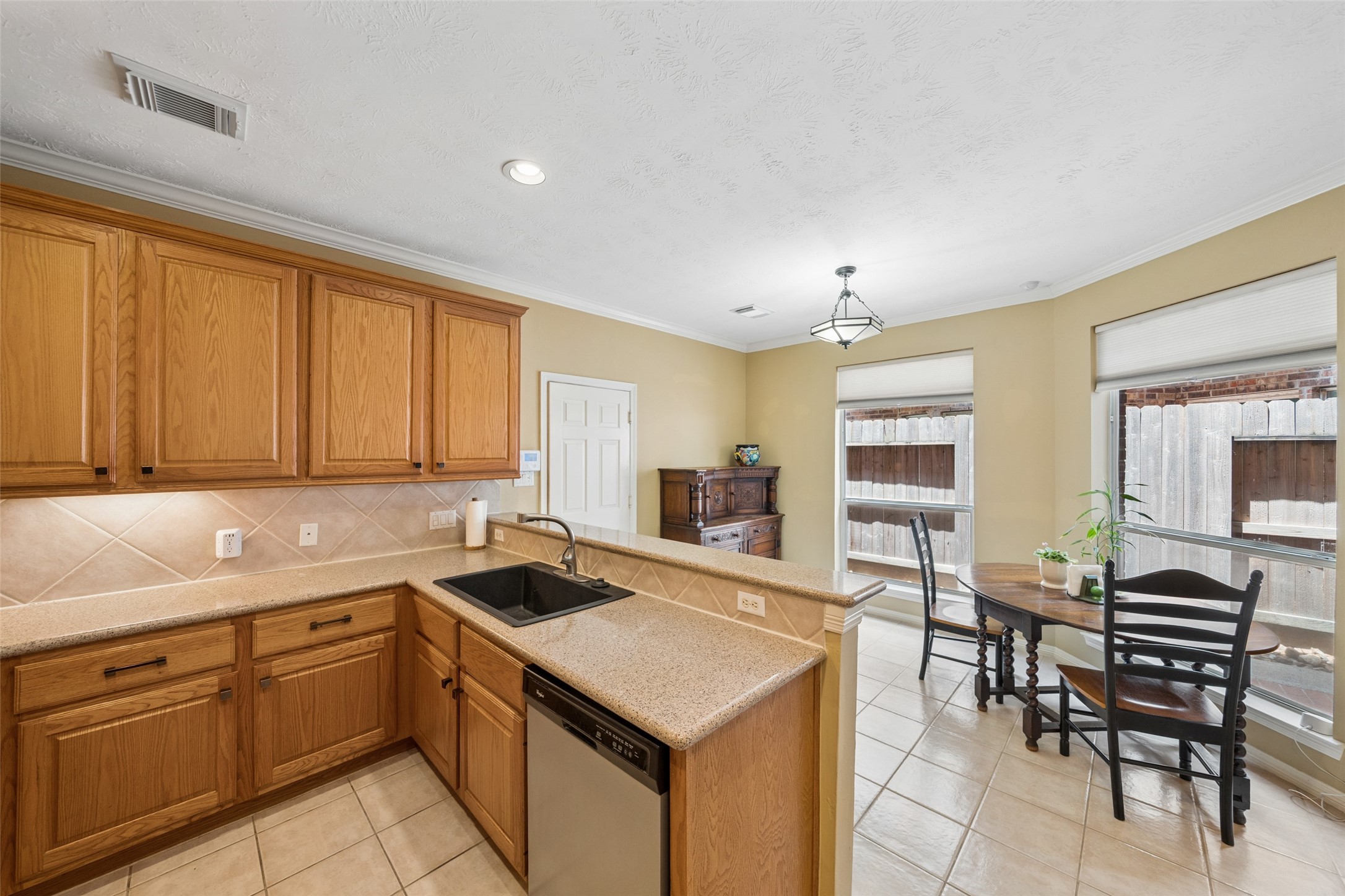 5232 Eigel Street Houston, TX 77007 - Photo 16 of 41
