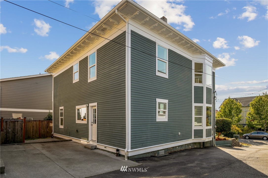 162 18th Avenue Seattle, WA 98122 - Photo 30 of 38 a view of a house with garage