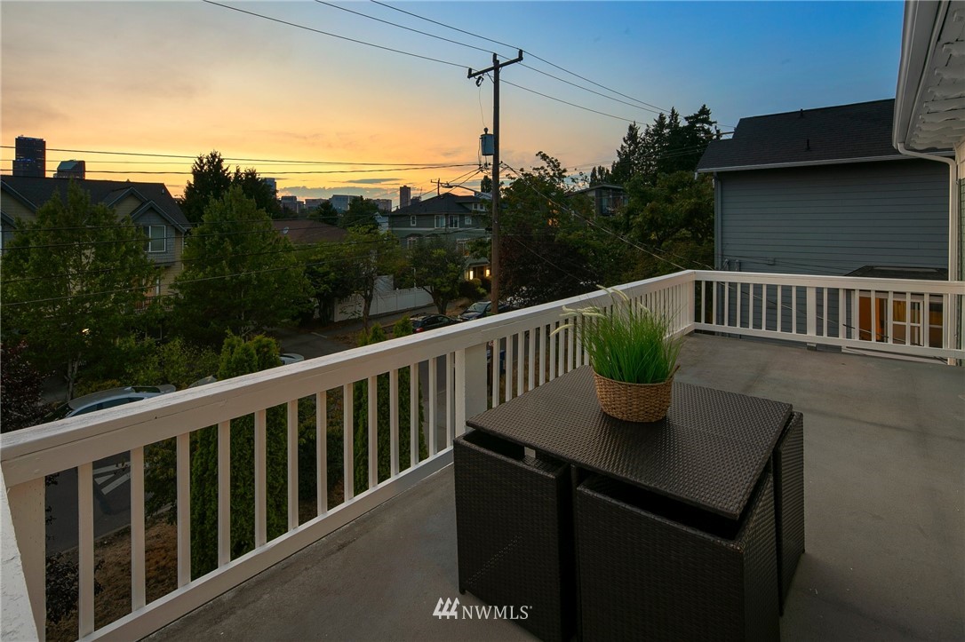 162 18th Avenue Seattle, WA 98122 - Photo 34 of 38 a view of balcony with furniture