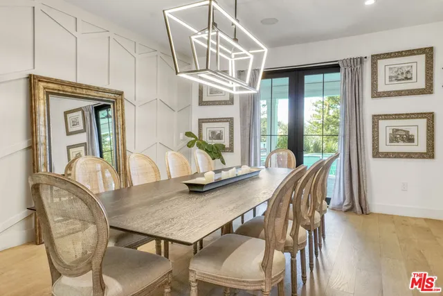 $3,895,000 | 18321 Lake Encino Drive, Encino, CA 91316