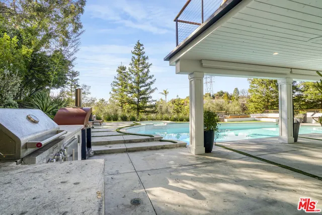 $3,895,000 | 18321 Lake Encino Drive, Encino, CA 91316