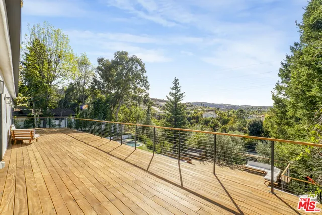 $3,895,000 | 18321 Lake Encino Drive, Encino, CA 91316