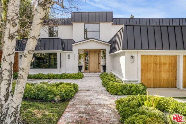 $3,895,000 | 18321 Lake Encino Drive, Encino, CA 91316