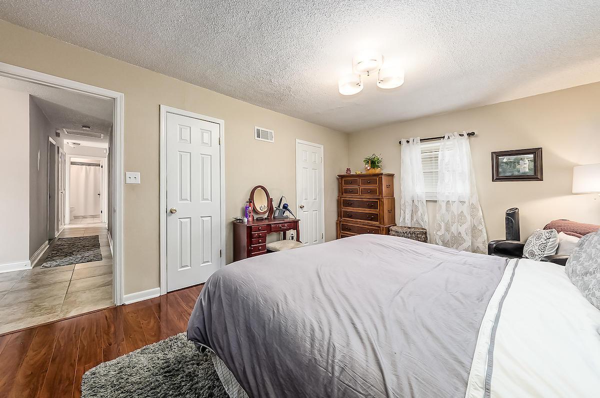 290 South Broadleigh Road Columbus, OH 43209 - Photo 32 of 43 Gallery Image 32