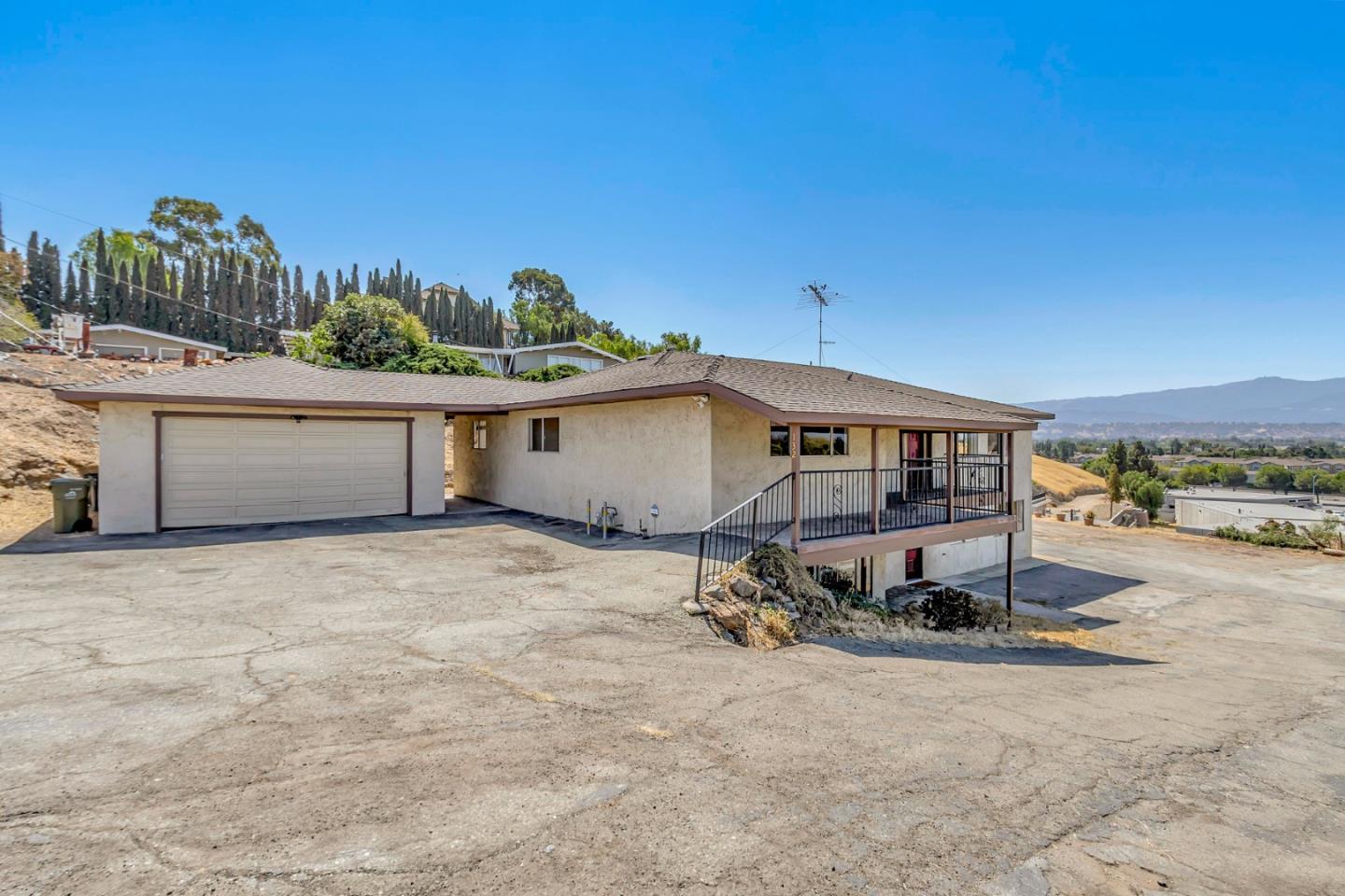 132 San Ramon Drive San Jose, CA 95111 - Photo 1 of 1