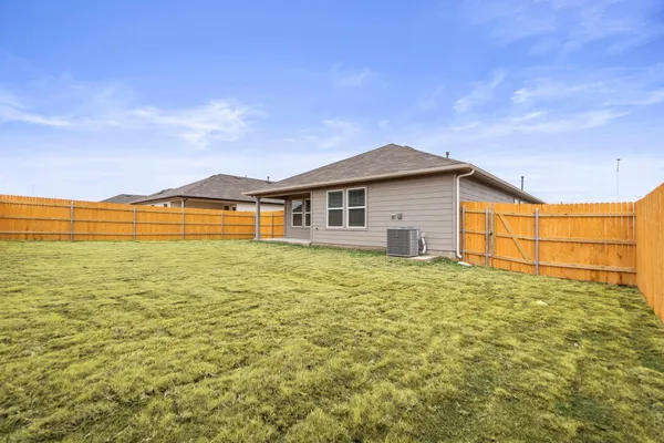 $1,890 | 128 Shimmering Cove, San Marcos, TX 78666