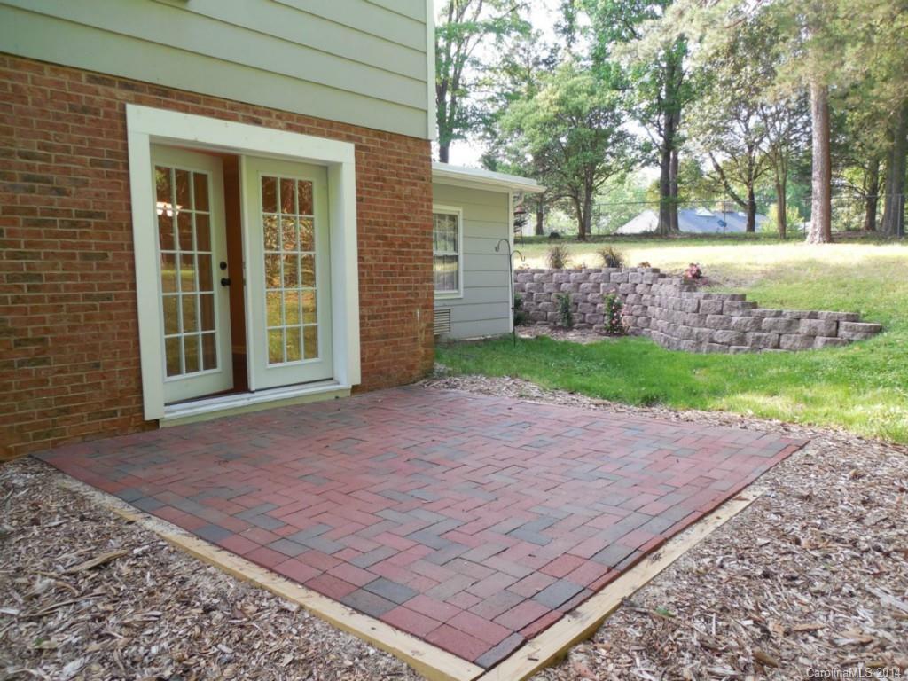 3949 Riverbend Road Charlotte, NC 28210 - Photo 22 of 23 Gallery Image 22