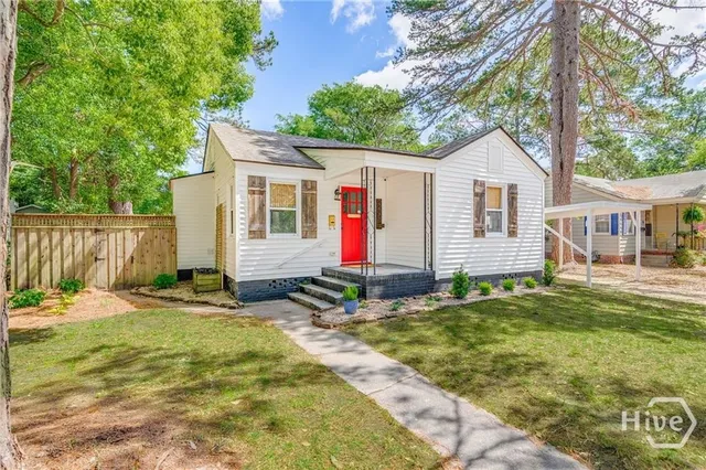 $2,500 | 2220 East 38th Street, Savannah, GA 31404