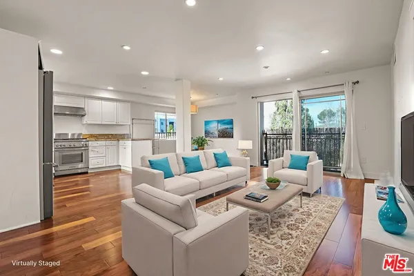 $3,495 | 5315 Bellingham Avenue, Unit 203, Valley Village, CA 91607