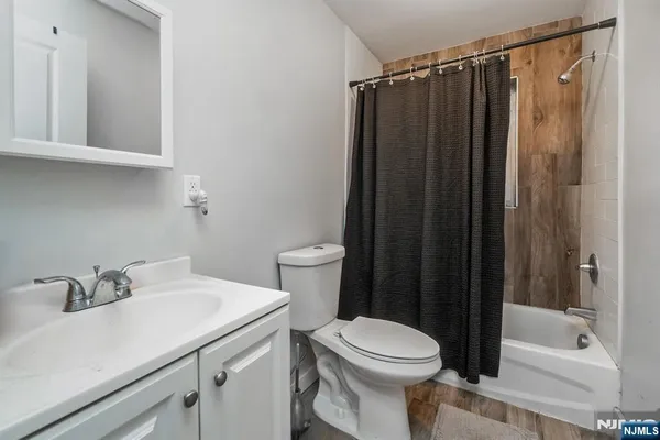 $2,800 | 467 Fairview Avenue, Orange, NJ 07050