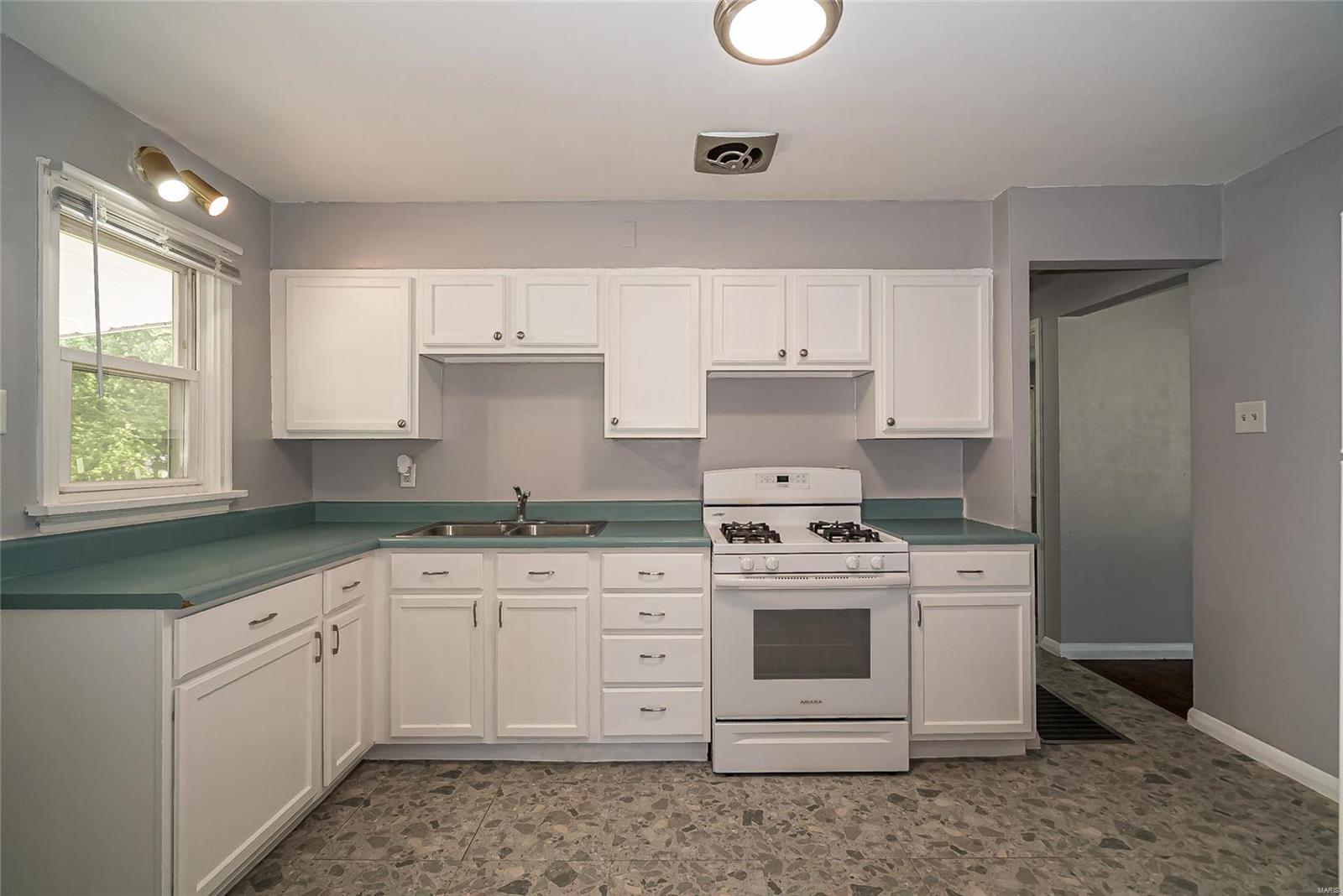 3406 Wismer Road St. Ann, MO 63074 - Photo 12 of 37 Gallery Image 12