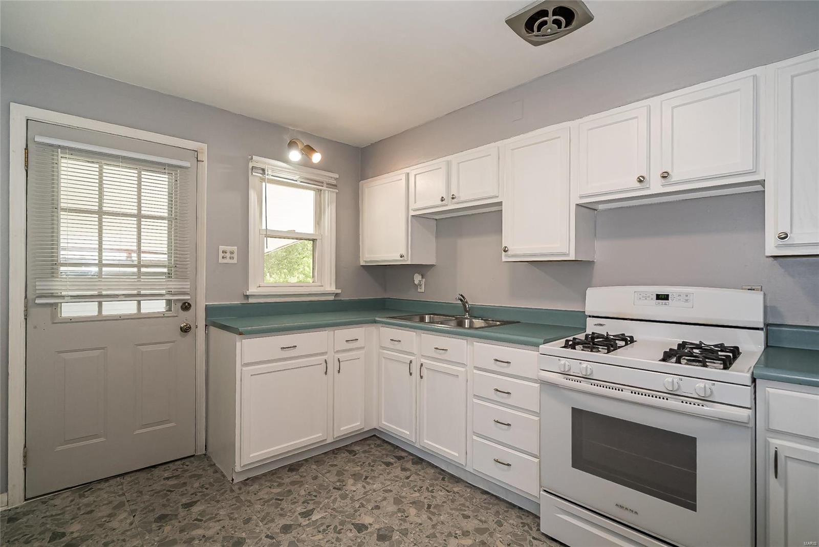 3406 Wismer Road St. Ann, MO 63074 - Photo 13 of 37 Gallery Image 13