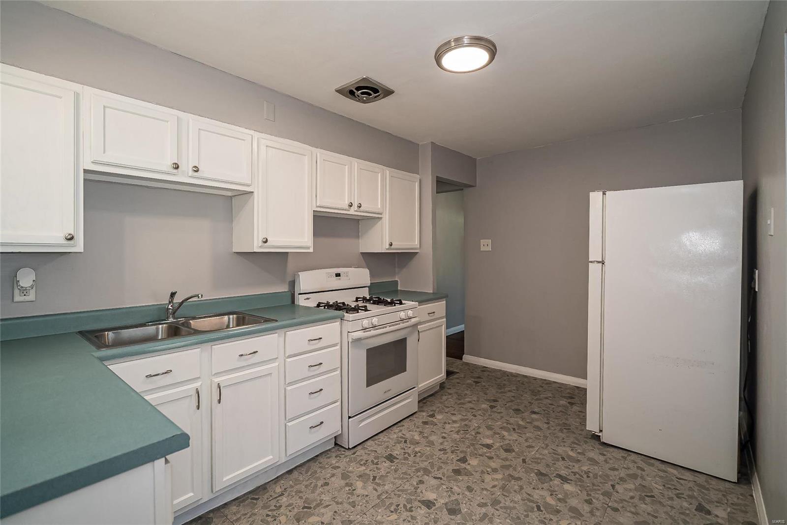 3406 Wismer Road St. Ann, MO 63074 - Photo 14 of 37 Gallery Image 14