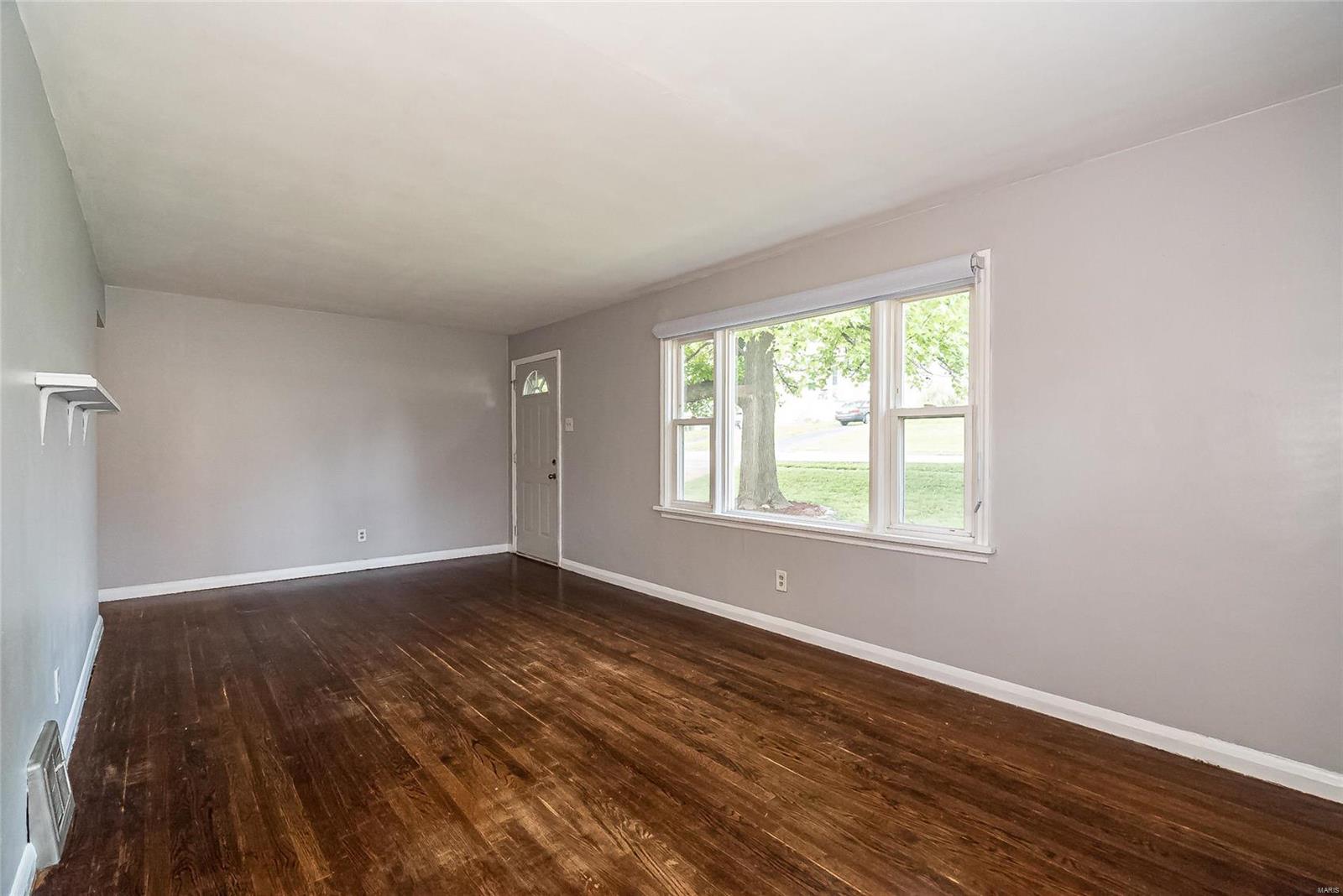 3406 Wismer Road St. Ann, MO 63074 - Photo 7 of 37 Gallery Image 7