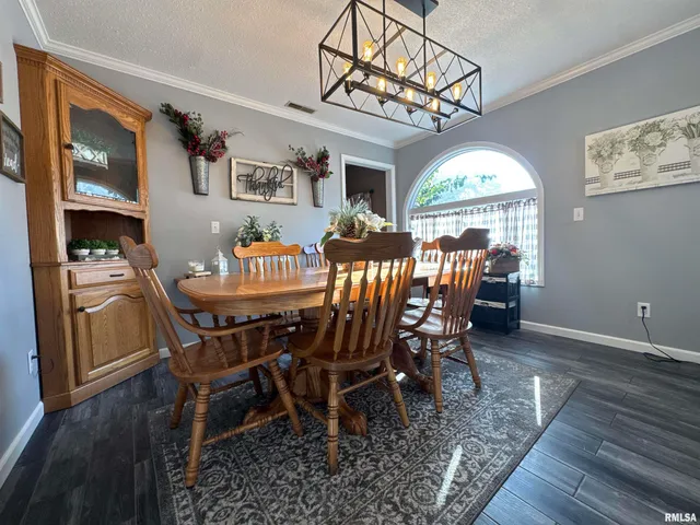 $269,000 | 564 Pleasant Lane, Jonesboro, IL 62952