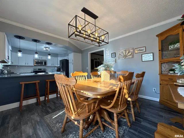 $269,000 | 564 Pleasant Lane, Jonesboro, IL 62952