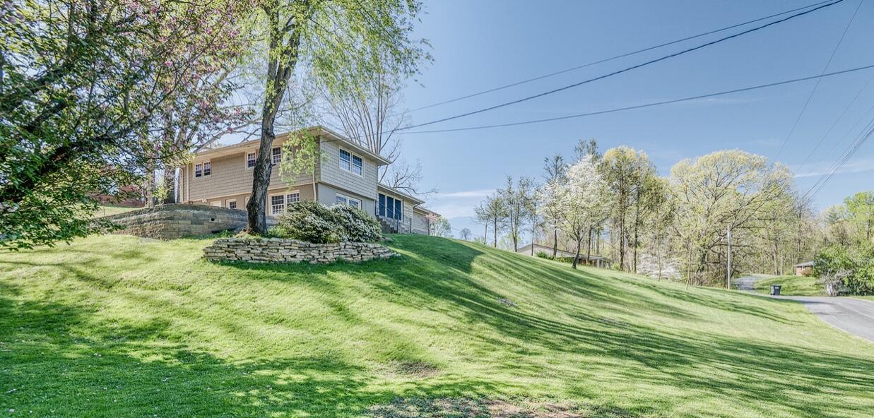 179 Greendale Road Johnson City, TN 37601 - Photo 4 of 48 CDCEC3C1-D59B-41B7-BCE5-834150791B92