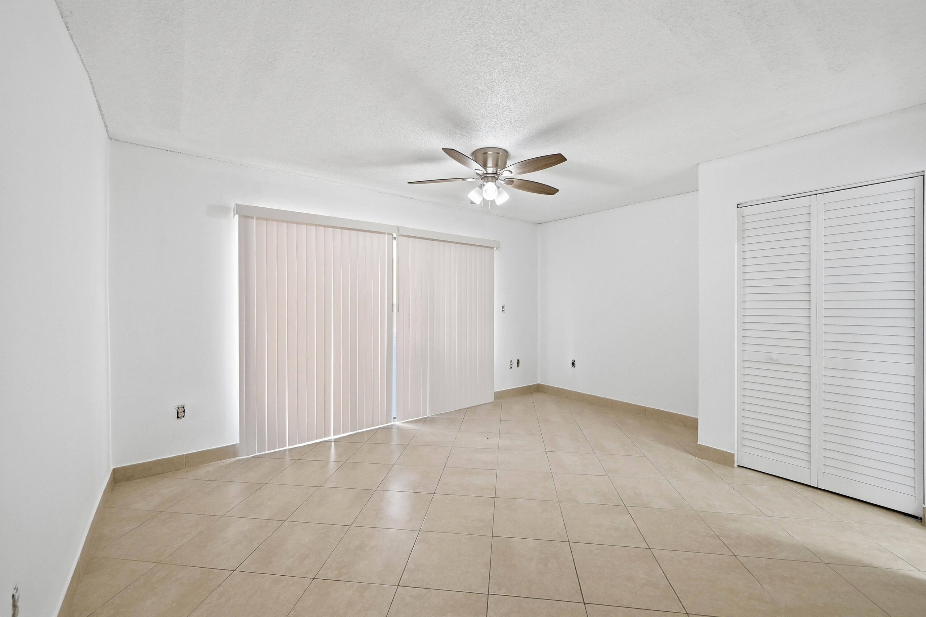 4012 Del Rio Way Sunrise, FL 33351 - Photo 31 of 64 31_stl_3469