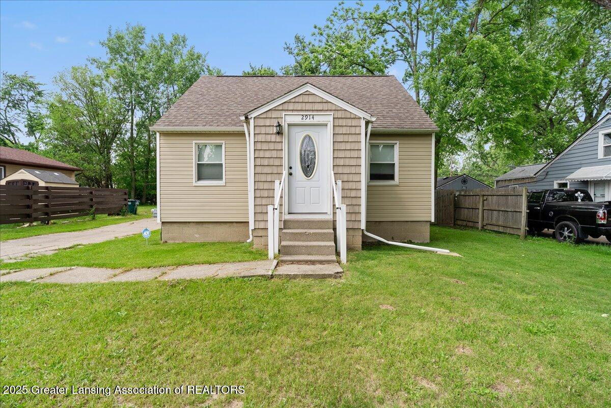2914 West Holmes Road Lansing, MI 48911 - Photo 2 of 35 02-Media Jett - 01