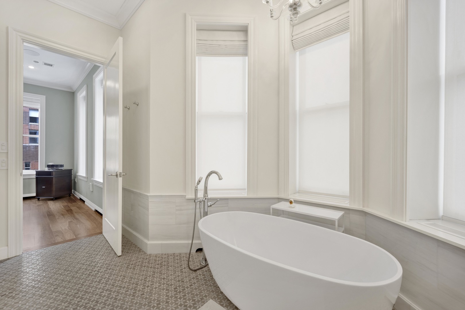 103 West Chestnut Street Chicago, IL 60610 - Photo 23 of 51