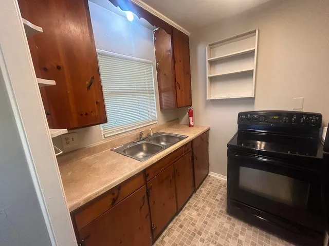 $950 | 2619 West Mission Road, Tallahassee, FL 32304