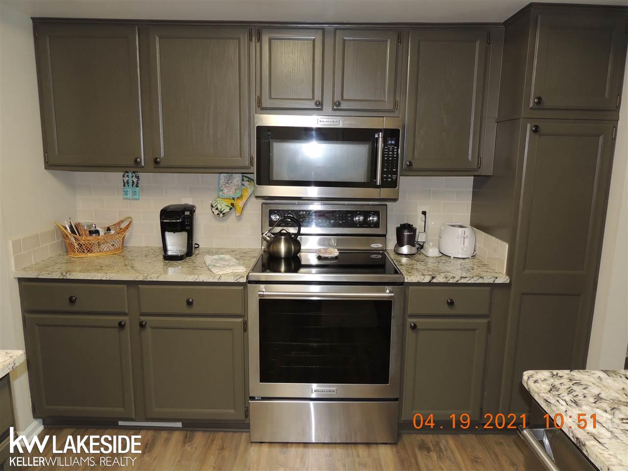 1675 Huntington Park, Unit B Rochester Hills, MI 48309 - Photo 10 of 42