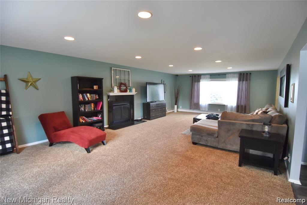 16202 Whitaker Road Linden, MI 48451 - Photo 5 of 30 Gallery Image 5