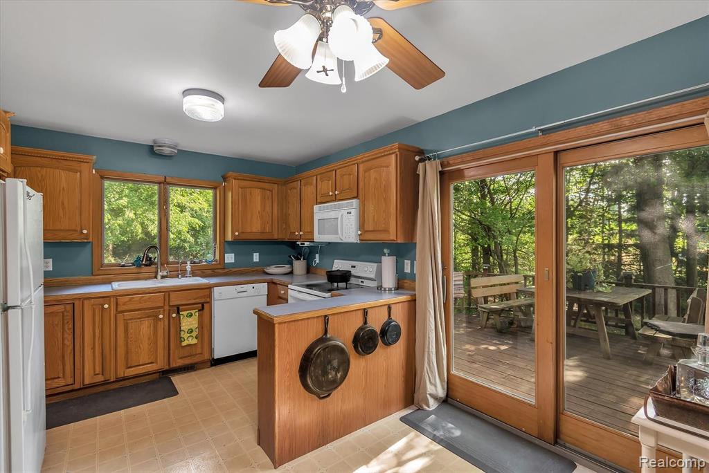 11174 Sharp Road Linden, MI 48451 - Photo 10 of 54