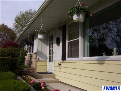 1706 Mayflower Road Fort Wayne, IN 46819 - Photo 2 of 20