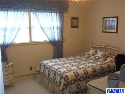 1706 Mayflower Road Fort Wayne, IN 46819 - Photo 10 of 20