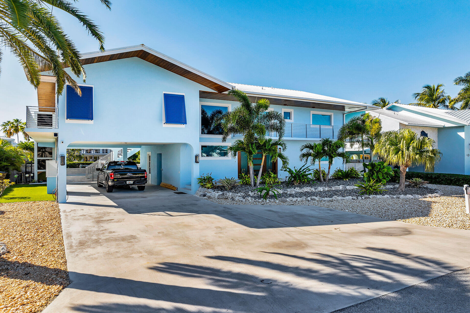 241 12th Street Key Colony Beach, FL 33051 - Photo 3 of 74 Daylight Front