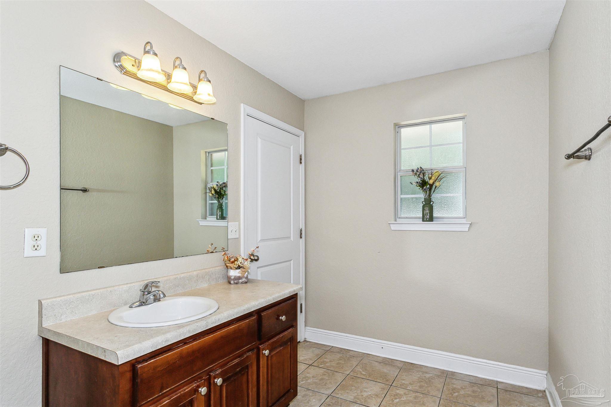 9901 Nichols Lake Road Milton, FL 32583 - Photo 32 of 42 Gallery Image 32