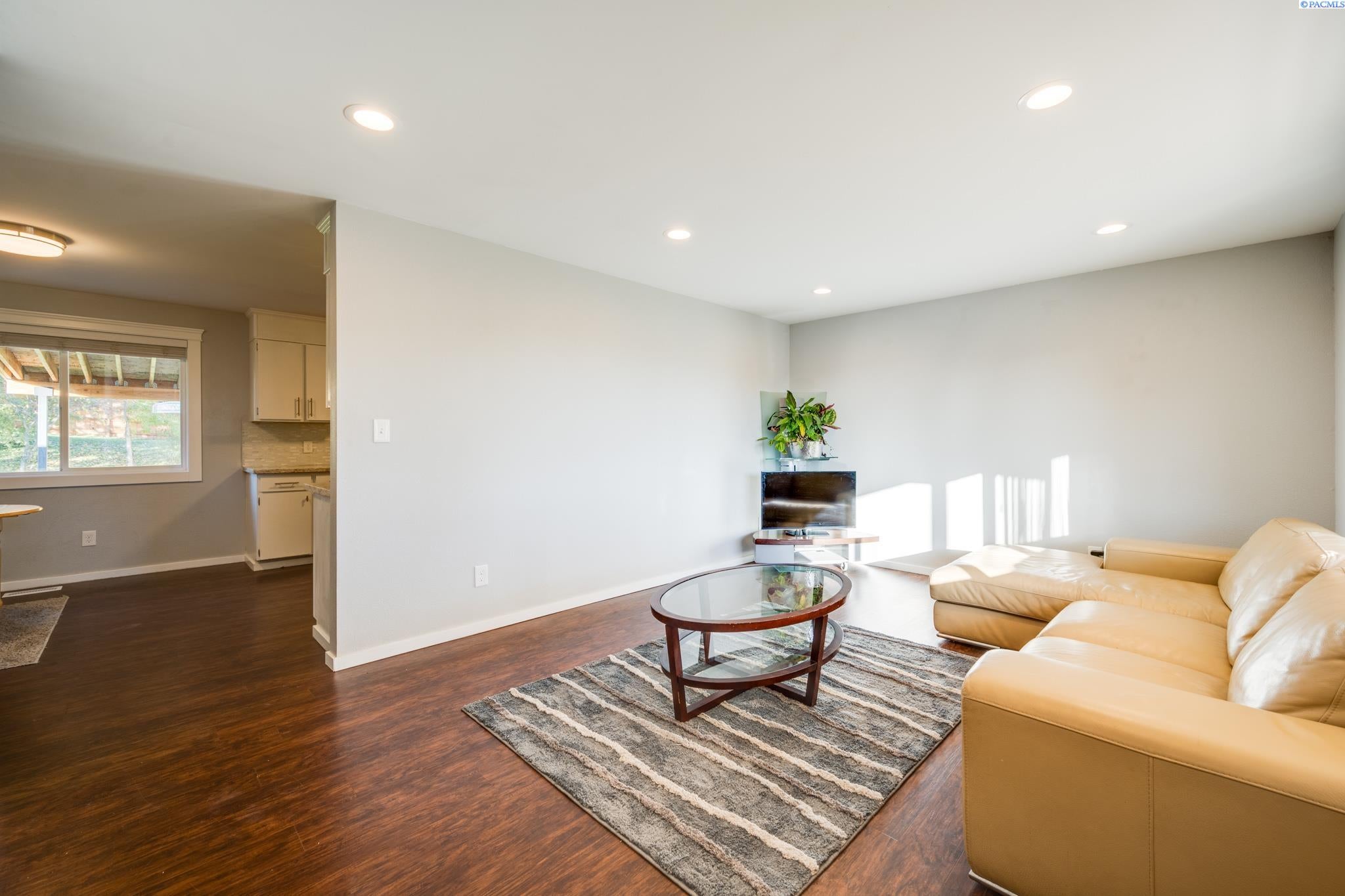 808 Line Street Colton, WA 99113 - Photo 4 of 17 Gallery Image 4