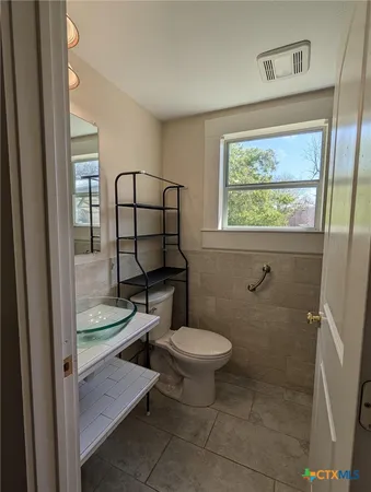 $1,395 | 619 East Donegan Street, Seguin, TX 78155